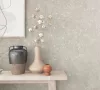 Naomi: Homokbézs betonhatású (mosható) vlies alapon hab felületű tapéta