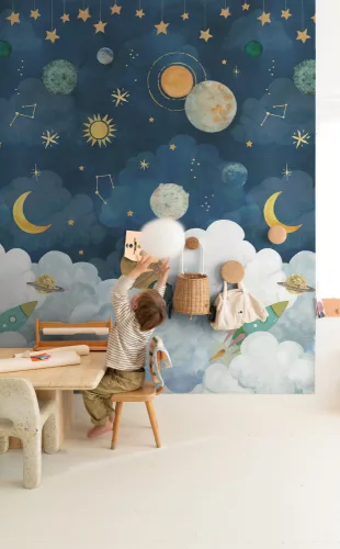Little Dreamers: 159*280 cm-es Űr mintás falfestmény éjkék–felhőkék (mosható) vlies-vinyl tapéta falpanel