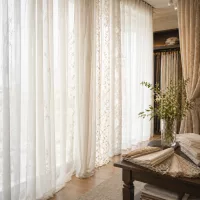 Fényáteresztő függönyök