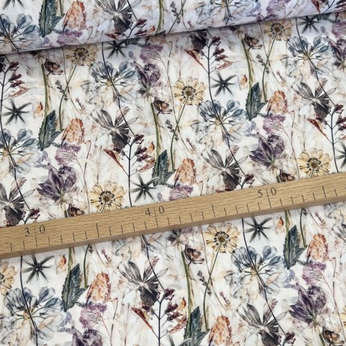 Designer vízálló szövet: Fehér alapon akvarell rajzolt virágok