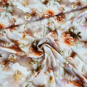   Halvány barack-fehér virágos digitálisan nyomott viszkóz voile