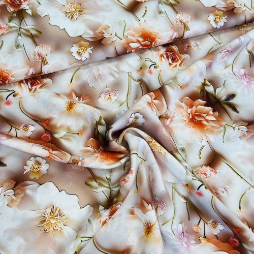 Halvány barack-fehér virágos digitálisan nyomott viszkóz voile