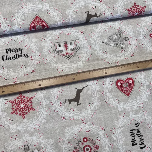 280 cm-es Natúr alapon piros szíves, szarvasos karácsonyi dekortextil (TH)