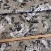Barnás-szürkés a. fekete-fehér rózsás dekortextil (TH)