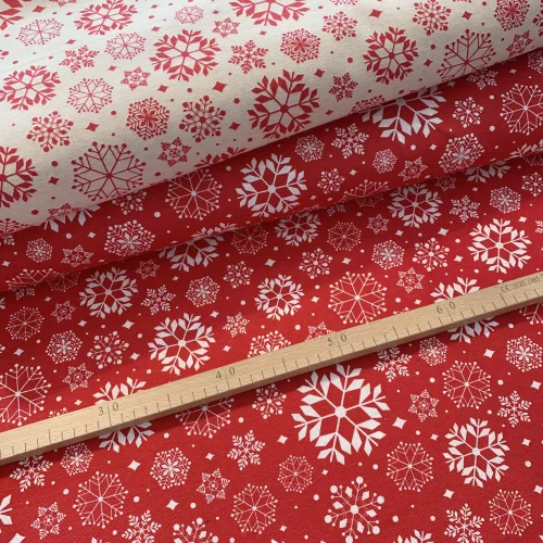 Piros alapon fehér hópelyhes karácsonyi dekortextil