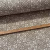Natúros alapon fehér csempemintás dekortextil (TA)