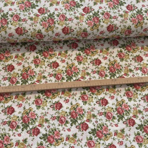 Világos alapon mályvás-sárga rózsás dekortextil