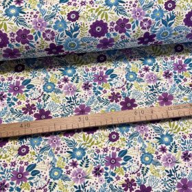   Kedves virágos: Fehér a. lila-kék dekortextil (digitálisan nyomott)