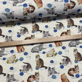   0,62 m EGYBEN KÉRHETŐ Natúr alapon cicás-gombolyagos dekortextil (digitálisan nyomott)