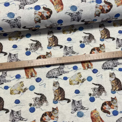 Natúr alapon cicás-gombolyagos dekortextil (digitálisan nyomott)