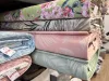 Halvány mentazöld alapon tollas dekortextil (digitálisan nyomott)