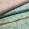 1 m EGYBEN KÉRHETŐ Halvány rózsaszínes-barackos alapon tollas dekortextil (digitálisan nyomott)