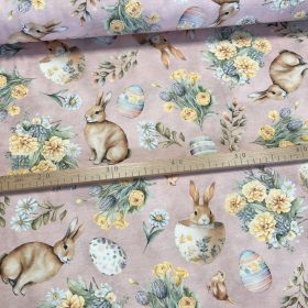   Barackos rózsaszín alapon nyuszi a csészében húsvéti dekortextil (digitálisan nyomott)