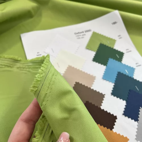 Kiwi zöld (vízhatlan, UV-álló) közepes vastagságú gyöngyvászon (#40 250D)