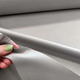   V. szürke (vízhatlan, UV-álló) közepes vastagságú gyöngyvászon (#33 250D)