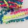 Szivárvány POM-POM szalag (3 cm-es, kisebb)