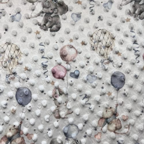 Ekrü alapon elefántos-nyuszis-egeres minky plüss