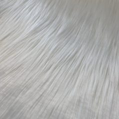   Fehér hosszúszőrű műszőrme 20*150 cm-es csíkokra szabva