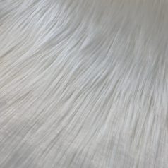   Fehér hosszúszőrű műszőrme 20*150 cm-es csíkokra szabva