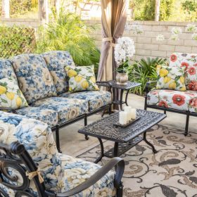 Kék-krém virágos vízlepergető szövet