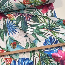   0.57 m EGYBEN KÉRHETŐ Fehér a. kakadu virágos-egzotikus 220 cm sz. pamutvászon (KA)