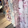 Olajfestékkel festett lila - narancs szirmok 160 cm sz. pamutvászon (Mr)