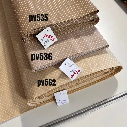0,2 m Szál hibás EGYBEN KÉRHETŐ Világos bézs alapon 2 mm-es kispöttyös pamutvászon (7676 LT Beige)