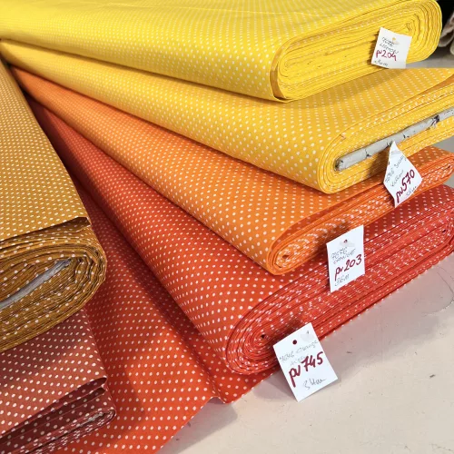 Napsárga alapon 2 mm-es kispöttyös pamutvászon (7676 Sun Yellow)
