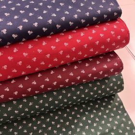   0,43 m EGYBEN KÉRHETŐ Sötétzöld a. fehér virágocska kékfestő jellegű pamutvászon