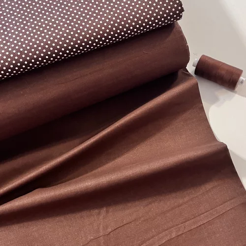 Csokibarna egyszínű pamutvászon (Chocolate B. TPX 18-1222)