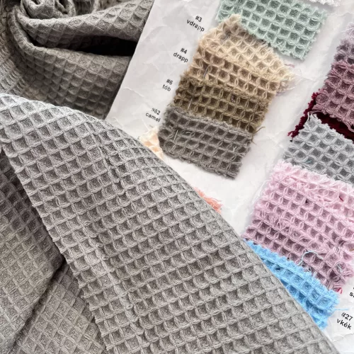 Prémium waffle/darázsos anyag: Középszürke (Camel)