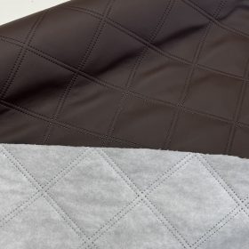   KIÁRUSÍTÁS: Steppelt textilbőr bútorszövet flíz béléssel: Csokibarna 10 cm-es négyzetes