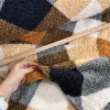0,32 m 200 cm széles Mustár-ekrü-szürke-sötétkék négyzetes extra meleg sherpa (Teddy) anyag